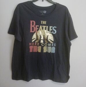 NWT Women's Beatles Sun T-shirt